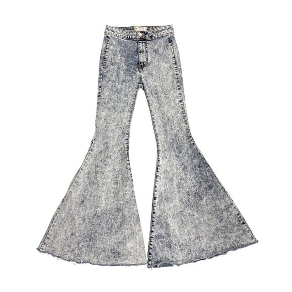 Free People We the Free Float on Flare Hippie 70s Bell Bottom Blue Jeans Size 24 - Picture 1 of 6